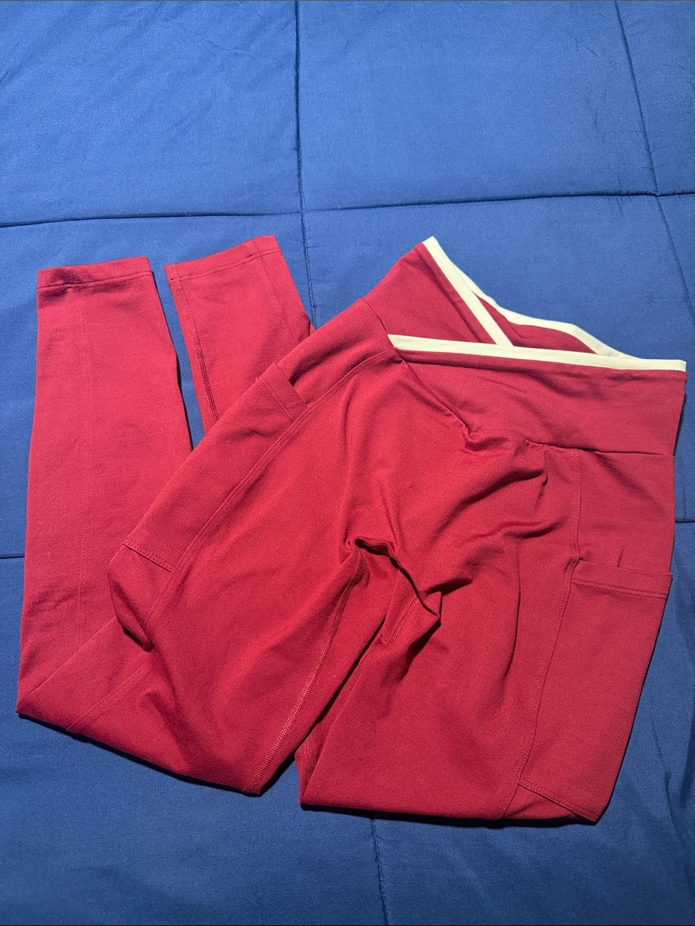 Bombshell sportswear burgundy/Red Active Leggings with white Contrast Waistband